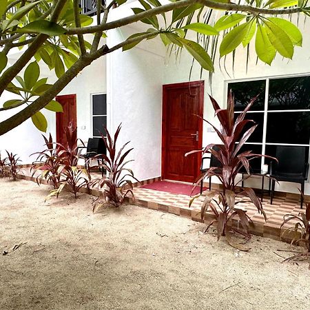 Thoddoo Island Life Hotel Exterior photo
