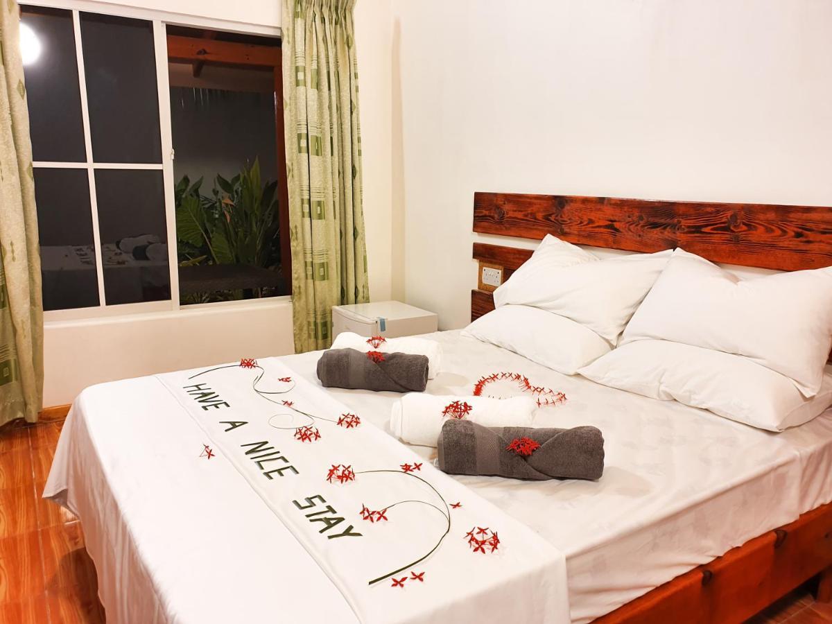 Thoddoo Island Life Hotel Exterior photo