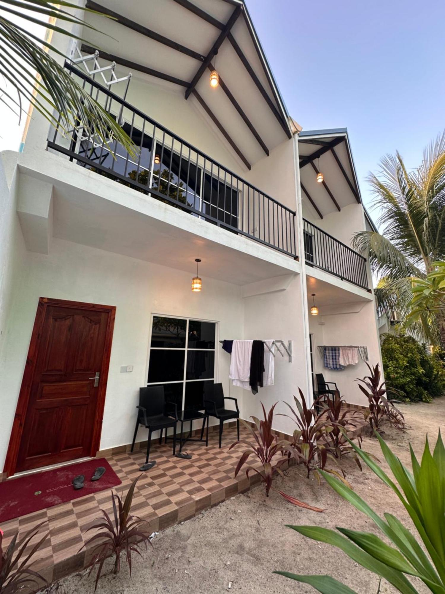 Thoddoo Island Life Hotel Exterior photo